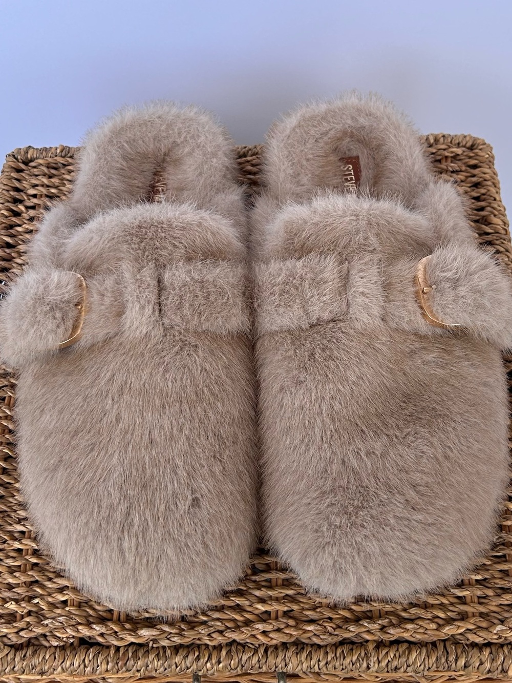 Steve Madden Women’s Bohan Faux Fur Mules in Natural Gold Buckle Size 10M
